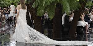 Finally,we see the Dior wedding dress. But is it Taylor Swift’s?