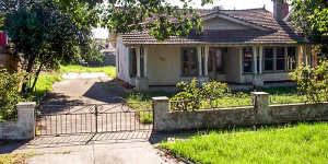 The property prior to the removal of an internal structural wall and displacement of verandah pillars.