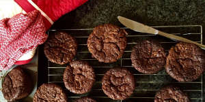 This chocolate muffin recipe is easy and healthy,so you get the best of both worlds.