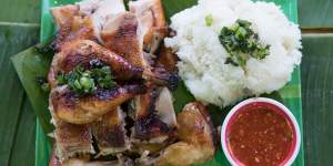 Must order dish:Grilled chicken with sticky rice.