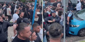 Violence has erupted on the streets of Sydney,after hundreds of Mark Latham supporters swarmed a protest where the One Nation Leader was due to to speak.