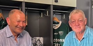 Eddie Jones and Phil Gould in the change rooms of Coogee Oval.