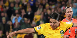 Sam Kerr scores a spectacular goal from 20 metres out.