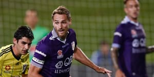 Perth Glory snatch draw in six-goal thriller against Wellington Phoenix 