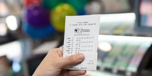 'Funny feeling'leads to couple claiming $20 million lotto prize