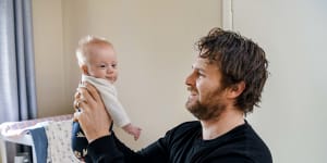 Men in their 40s warned of risks of ‘advanced paternal age’