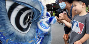 Lunar New Year lion dance helps chase away pandemic blues