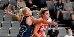 Vixens beat Swifts in a thriller to cement Super Netball top spot