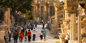 AXW2TR Curetes Street and Library of Celsus,completed in AD 135. Ephesus,Turkey. Image shot 2007. Exact date unknown. shd travel september 15 cruise report ALAMY