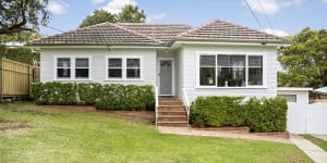 Flipping heck! This house sold for $500,000 more in three months