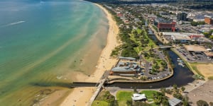 Long Island,a narrow stretch of land between Kananook Creek and Frankston Beach,is at the centre of a campaign against two proposed apartment towers. 