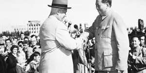 Putin and Xi’s predecessors:Mao Zedong welcomes Soviet Premier Nikita Khrushchev to Beijing in 1959.