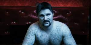 Eric Bana in his breakthrough role as Mark ‘Chopper’ Read. The movie won three AFI Awards,including best director and actor.