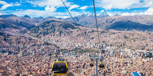 World's highest and longest cable car:La Paz,Bolivia.