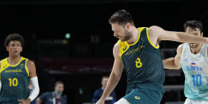 Matthew Dellavedova drives against Argentina.