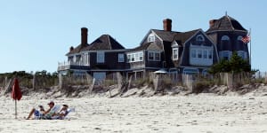In the Hamptons,most beaches aren’t even open to the public.