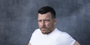More people like 2019 Australian of the Year finalist Kurt Fearnley should be on television screens,Graeme Innes says. 