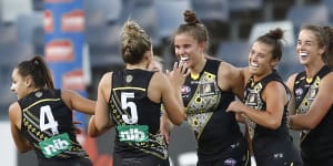 Richmond blast Geelong to ring up first win