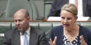 Morrison government resurrects Abbott's'one-stop shop'environment laws
