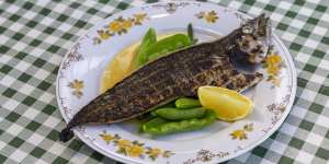 Barbecue bonito with beans and snowpeas and lemon butter sauce. 
