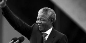 Nelson Mandela acknowledged the crowd at his speech in Sydney at the Opera House steps in 1990. 