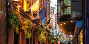 Strolling through Dame Lane Temple Bar.