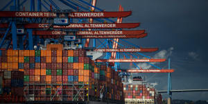 Cosco has made a bid for an ownership stake in Germany’s Port of Hamburg. 