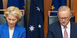 EU President Ursula von der Leyen and Prime Minister Anthony Albanese put pen to paper on a new free trade agreement.