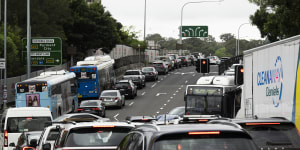 Ten minutes to travel 90 metres:Traffic chaos continues around new Rozelle interchange
