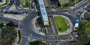 Locals living near a dangerous level crossing in Melbourne’s south-east say they were caught off guard by the state government’s decision to quietly push back much-needed removal works by three years.