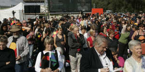 Crowds turn their backs on Brendon Nelson's response to Rudd's Apology,on the grounds at Federation Mall.