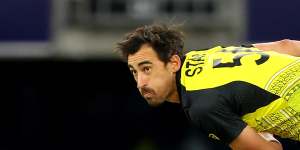 Starc finds Gabba swing in bid to regain the new ball