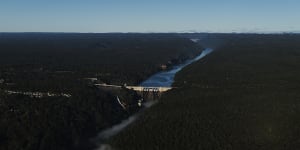 The $1 billion-plus plan to raise the dam’s wall by 14 metres has proven controversial,with opponents arguing it would potentially have an impact on the world heritage-listed Blue Mountains.