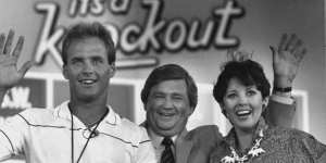Grant Kenny,Billy J. Smith and Fiona MacDonald on the It’s a Knockout set in 1985.