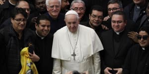 Pope Francis to have COVID-19 vaccine,urges everyone to do so