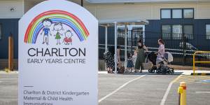 Parents in Charlton are desperate for a childcare provider to move into their purpose-built centre. 