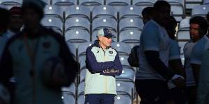 Joe Schmidt braving a pair of shorts while watching the Wallabies train at Murrayfield.