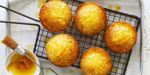 Butter and marmalade muffins.