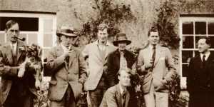 Leonard Woolf (left) and Virginia Woolf (right),Clive and Julian Bell,and Auberon Duckworth (front),were all part of the Bloomsbury Circle.