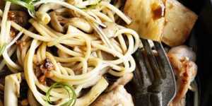 Wonderful Japanese pasta:Wafu spaghetti with chicken and mushroom.