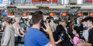 Flight delays,cancellations fuel jump in airline complaints