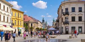 Chopin trail:start in the historic old quarter,Krakowskie Przedmiescie.