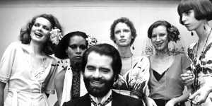 Karl Lagerfeld poses with models in Germany in 1973.