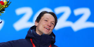 ‘I felt used’:Speed skater donates Olympic gold to Chinese prisoner
