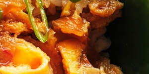Ebi tama don (prawn and egg rice bowl).