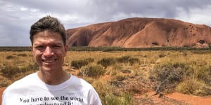 Jayson from Vegas flies in for final hike up'symbol of all Australia'