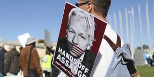 MPs back quiet diplomacy in Assange case