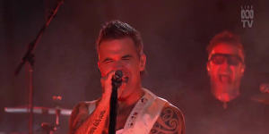 Robbie Williams rocks Sydney for Aunty’s New Year’s Eve show