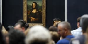 The Mona Lisa:just a grimacing,average Italian woman apparently suffering from toothache.