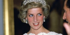 Diana,Princess of Wales,wearing the Lover’s Knot Tiara on a 1985 visit to Washington.